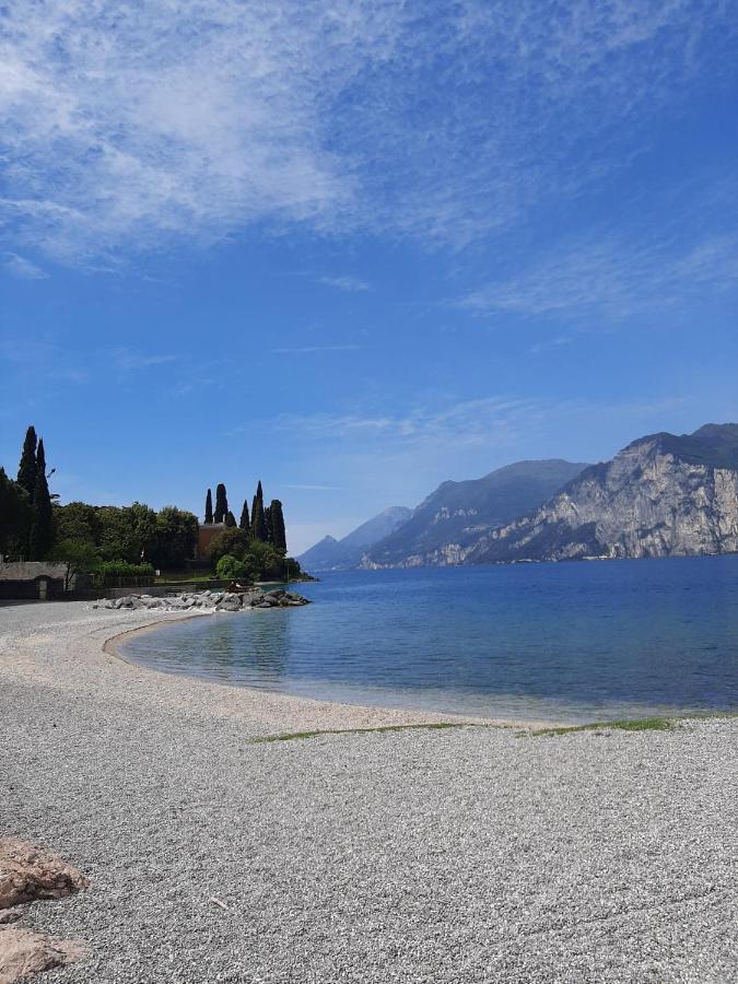Villa Sul Lago Con Pontile Privato A Brenzone Sul Garda - Unique And Exclusive ภายนอก รูปภาพ