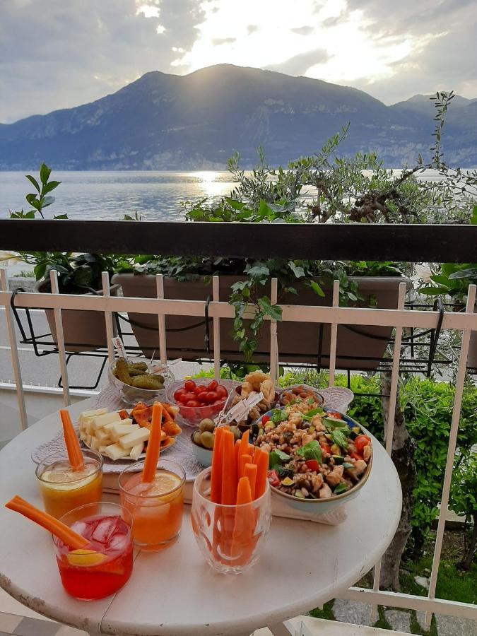 Villa Sul Lago Con Pontile Privato A Brenzone Sul Garda - Unique And Exclusive ภายนอก รูปภาพ