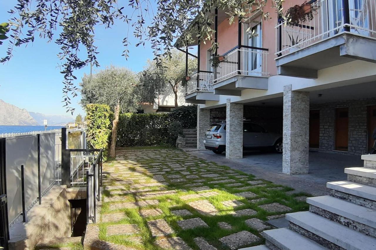 Villa Sul Lago Con Pontile Privato A Brenzone Sul Garda - Unique And Exclusive ภายนอก รูปภาพ