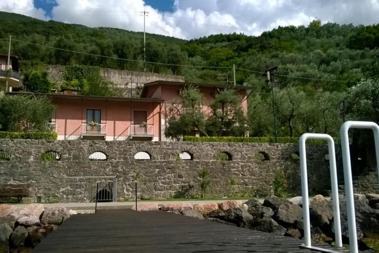 Villa Sul Lago Con Pontile Privato A Brenzone Sul Garda - Unique And Exclusive ภายนอก รูปภาพ