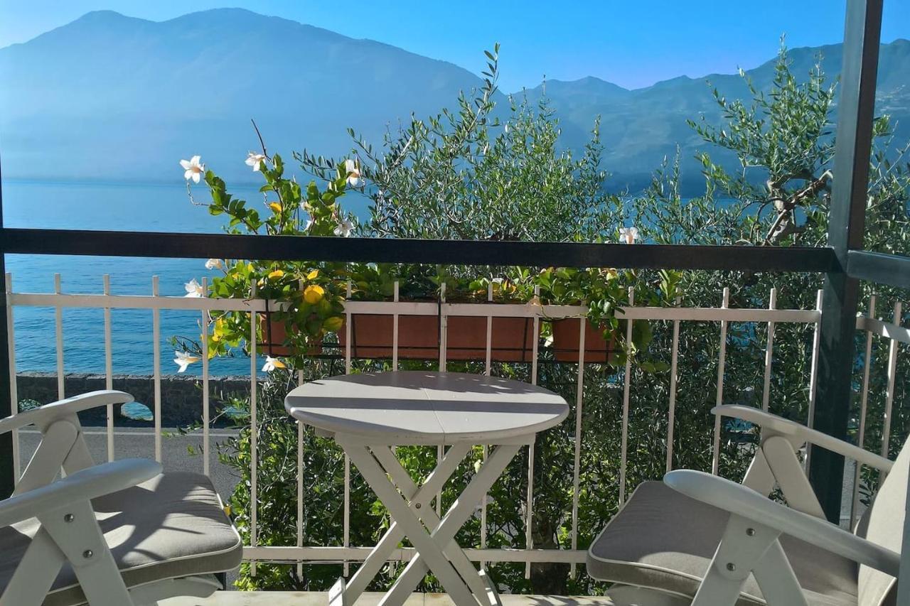 Villa Sul Lago Con Pontile Privato A Brenzone Sul Garda - Unique And Exclusive ภายนอก รูปภาพ
