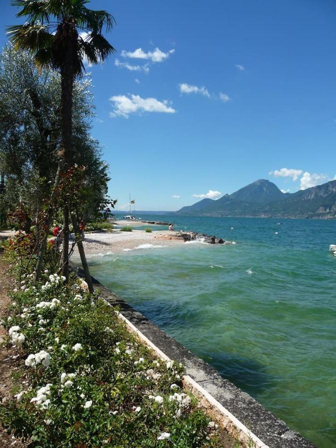 Villa Sul Lago Con Pontile Privato A Brenzone Sul Garda - Unique And Exclusive ภายนอก รูปภาพ