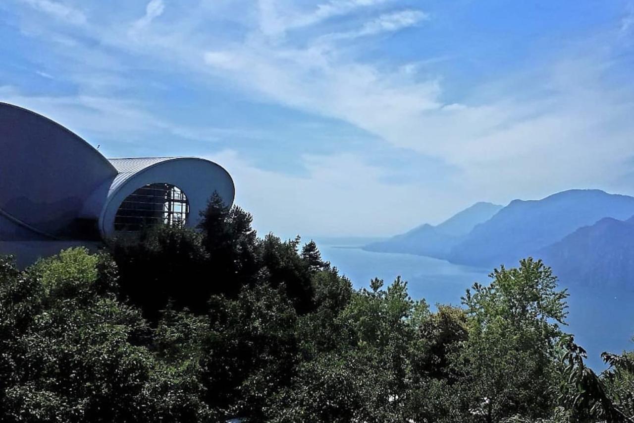 Villa Sul Lago Con Pontile Privato A Brenzone Sul Garda - Unique And Exclusive ภายนอก รูปภาพ