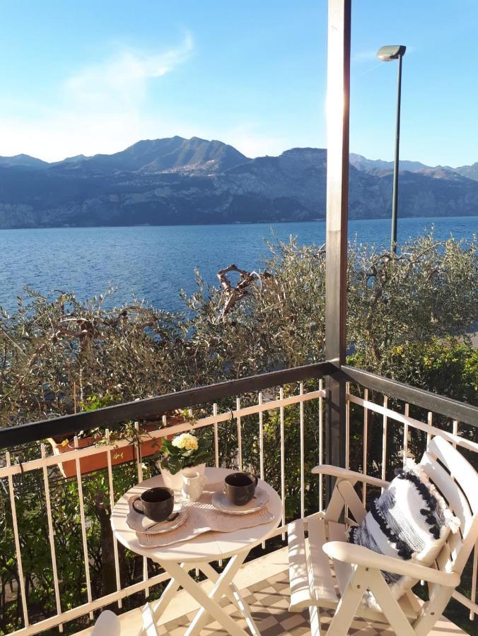 Villa Sul Lago Con Pontile Privato A Brenzone Sul Garda - Unique And Exclusive ภายนอก รูปภาพ