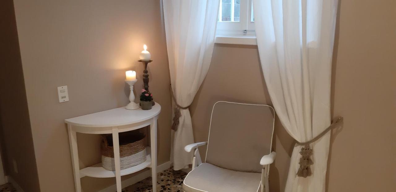 Villa Sul Lago Con Pontile Privato A Brenzone Sul Garda - Unique And Exclusive ภายนอก รูปภาพ